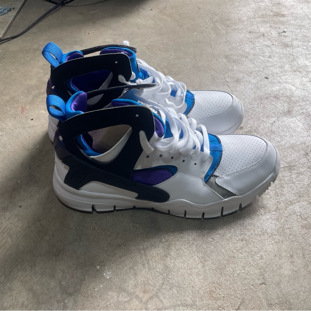 Nike free huarache free bottoms